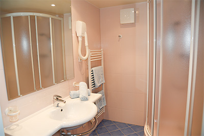 Dusche & WC Enzian